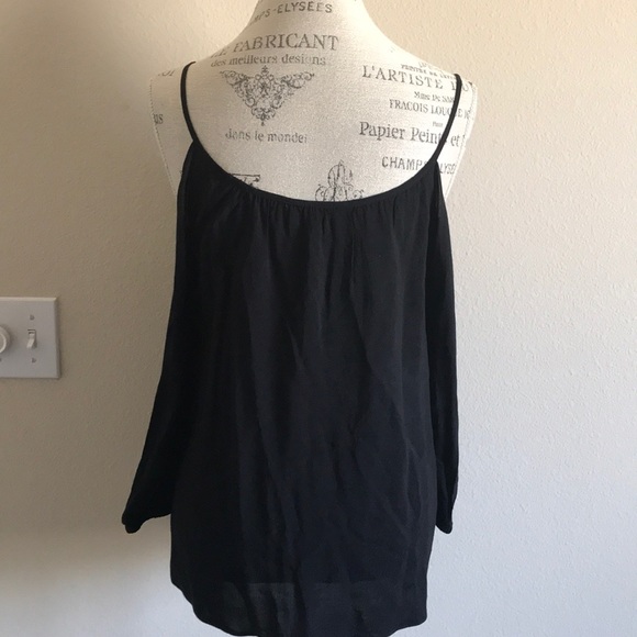 BNWT, express open shoulder blouse - Picture 3 of 4